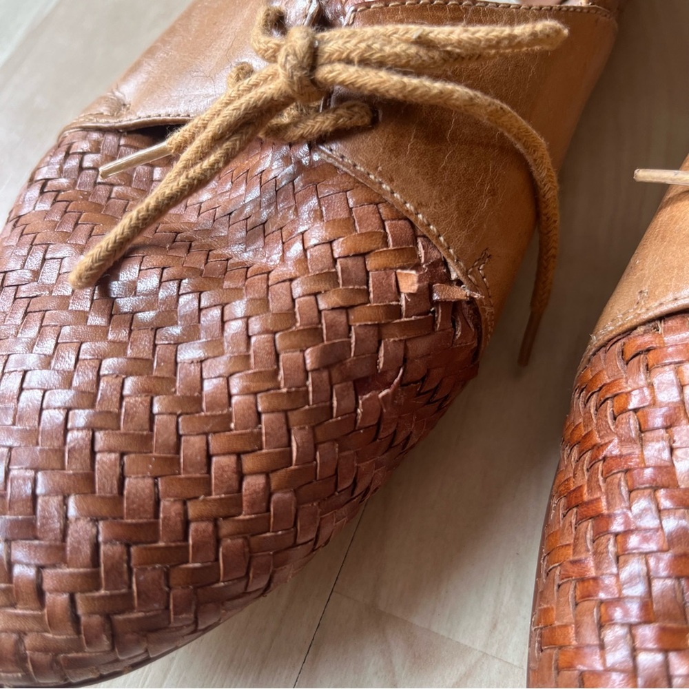 Ipanema Woven Leather Lace-Up Flats in Cognac Brown 9.5 minor damage - Picture 3 of 7